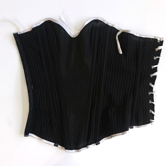 Fredrick’s of Hollywood Corset - Picture 3 of 5